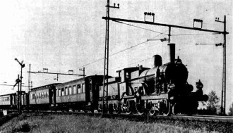 Afb. 3 - Na-oorlogse dagen! Loc 1718 voor ex-ZHESM rijtuigen