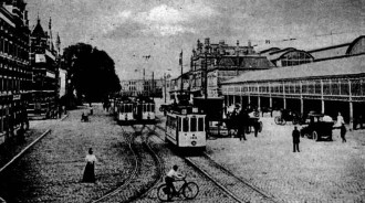 Station Hollandse Spoor met tramwagens van de serie 21-150
